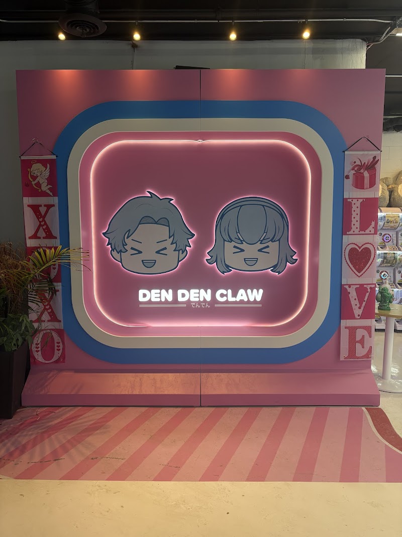 Den Den Claw