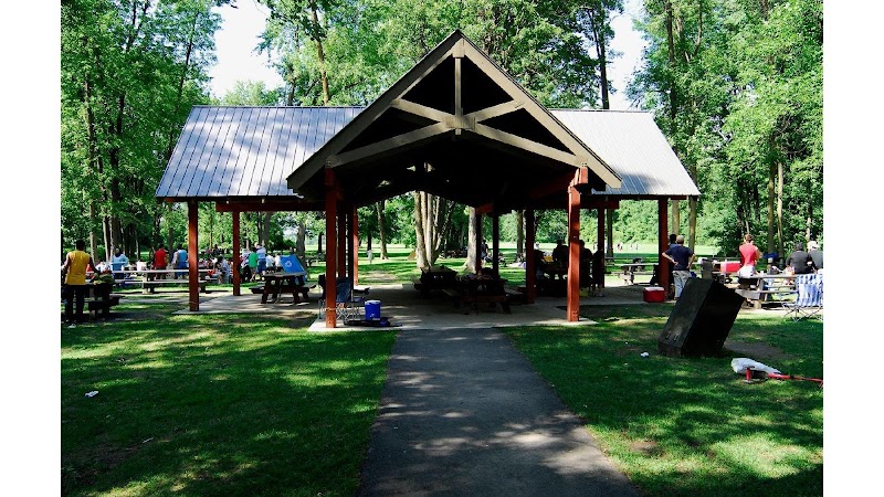 Leamy Lake Park