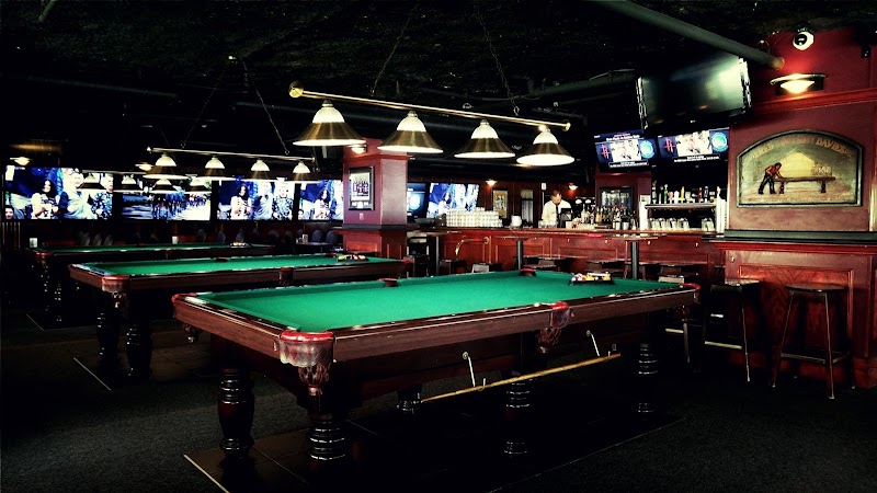 MacLaren's on Elgin